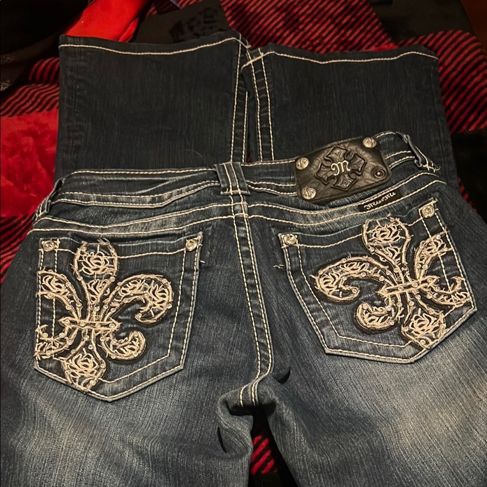 Women's Embroidered Blue Jeans